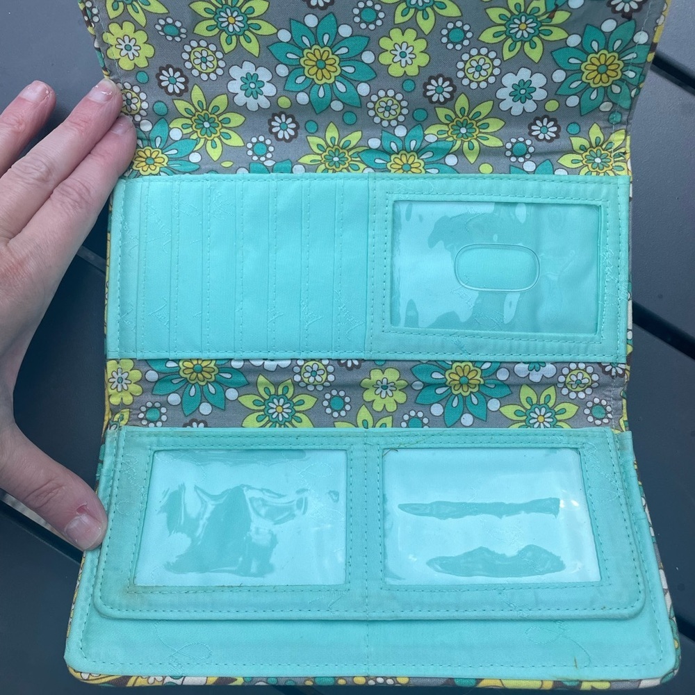 Vera Bradley wallet LEMON PARFAIT Clutch Magnetic Yellow‎ Grey Aqua Paisley - Picture 2 of 4